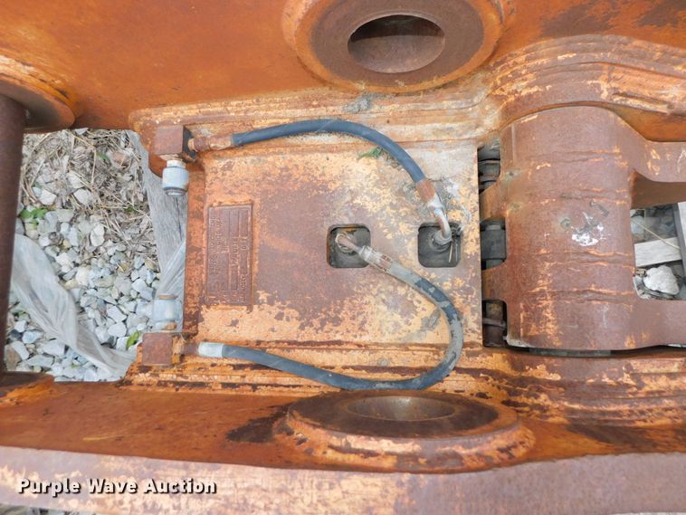 image for item HX9306 2004 Werk Brau CX290  hydraulic quick coupler