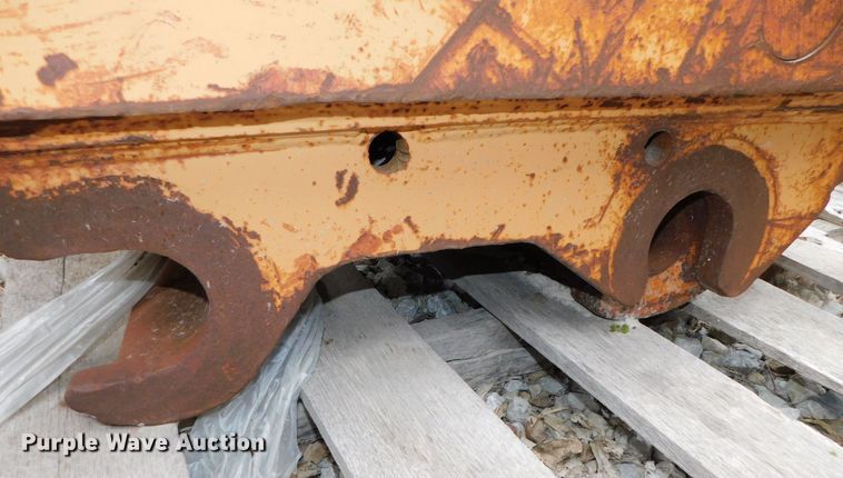 image for item HX9306 2004 Werk Brau CX290  hydraulic quick coupler