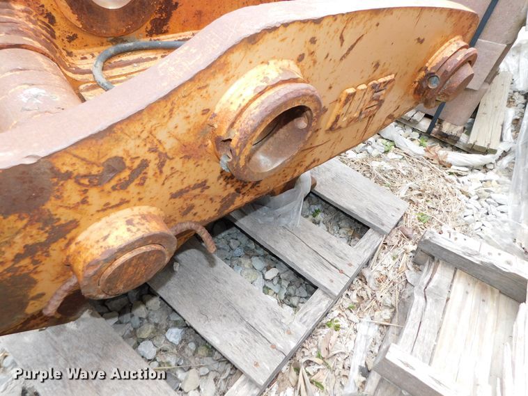 image for item HX9306 2004 Werk Brau CX290  hydraulic quick coupler