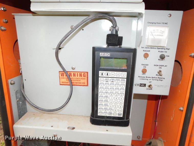 image for item HX9308 2002 American Signal  message board trailer