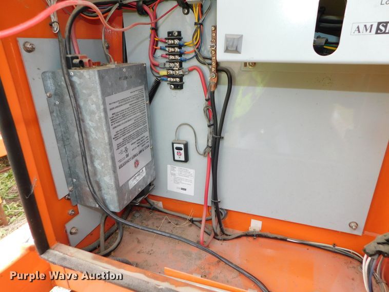 image for item HX9308 2002 American Signal  message board trailer