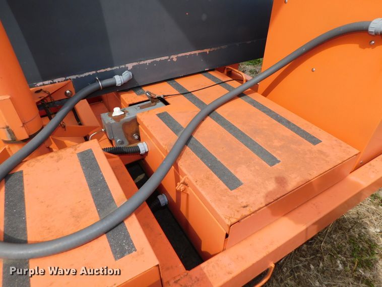 image for item HX9308 2002 American Signal  message board trailer