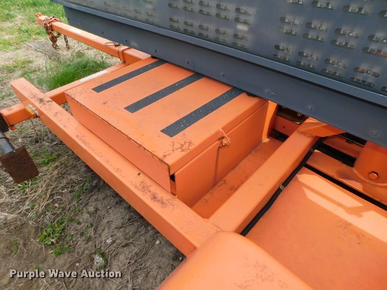 image for item HX9308 2002 American Signal  message board trailer