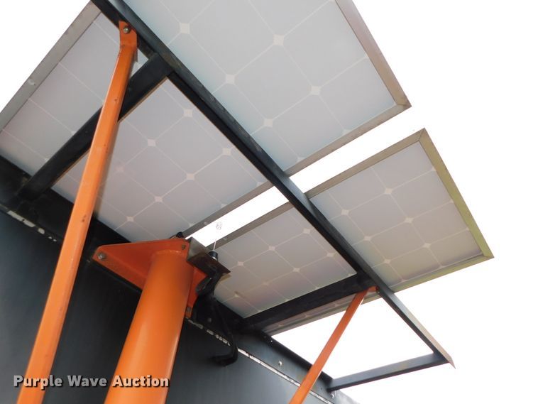 image for item HX9308 2002 American Signal  message board trailer