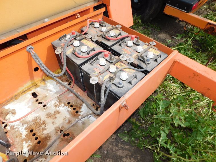 image for item HX9308 2002 American Signal  message board trailer