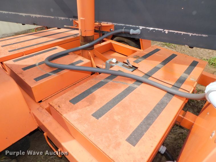 image for item HX9308 2002 American Signal  message board trailer