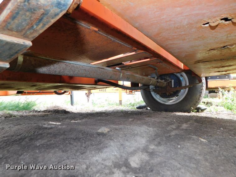 image for item HX9308 2002 American Signal  message board trailer