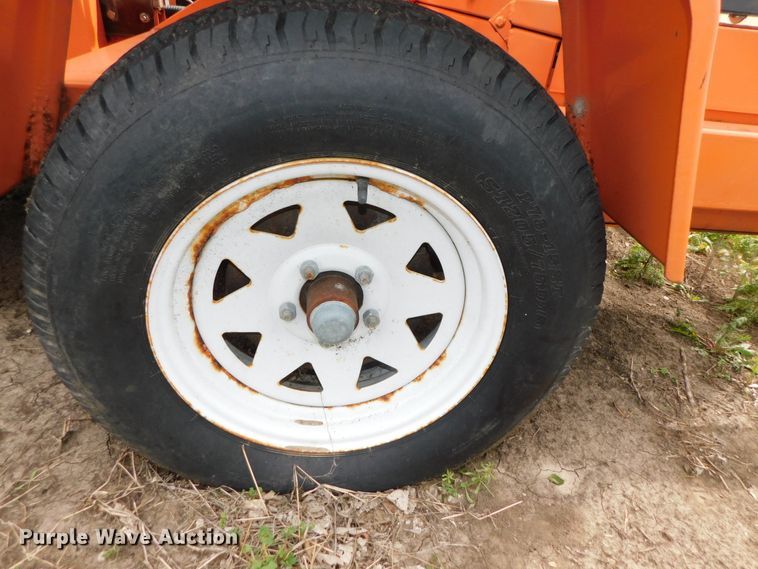 image for item HX9308 2002 American Signal  message board trailer