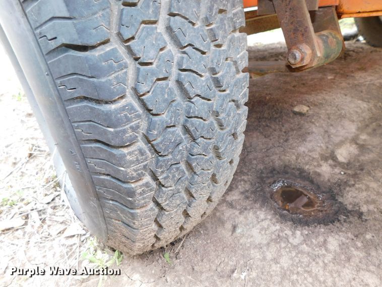 image for item HX9308 2002 American Signal  message board trailer