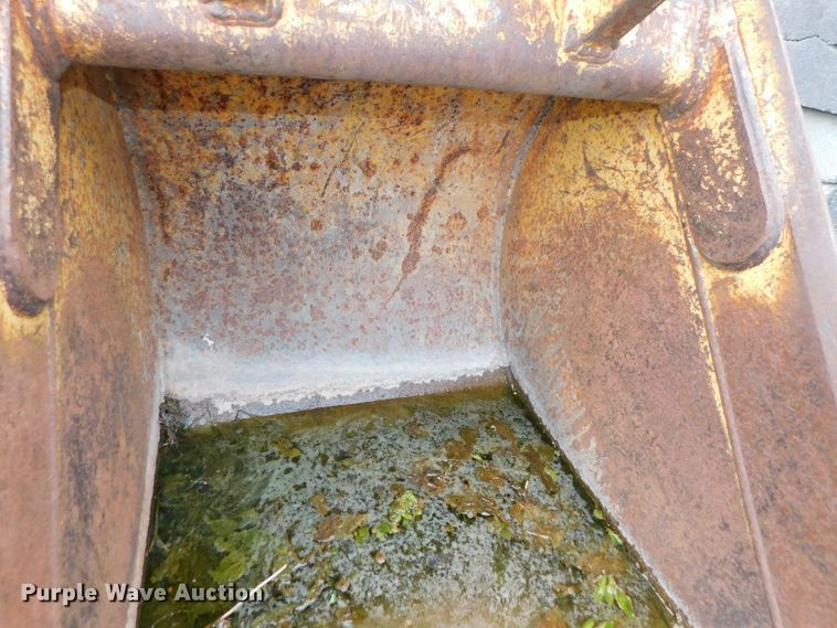 image for item HX9310 24"W backhoe bucket