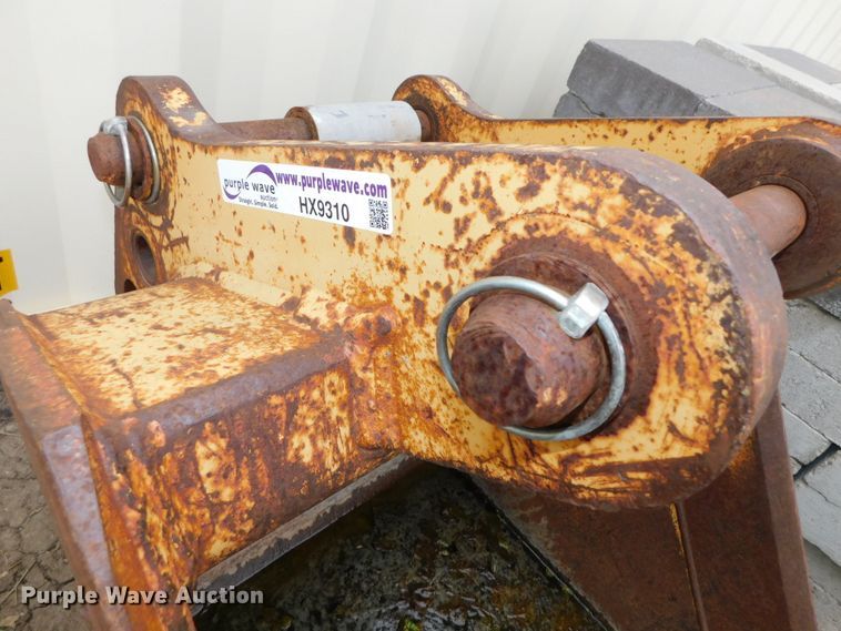 image for item HX9310 24"W backhoe bucket