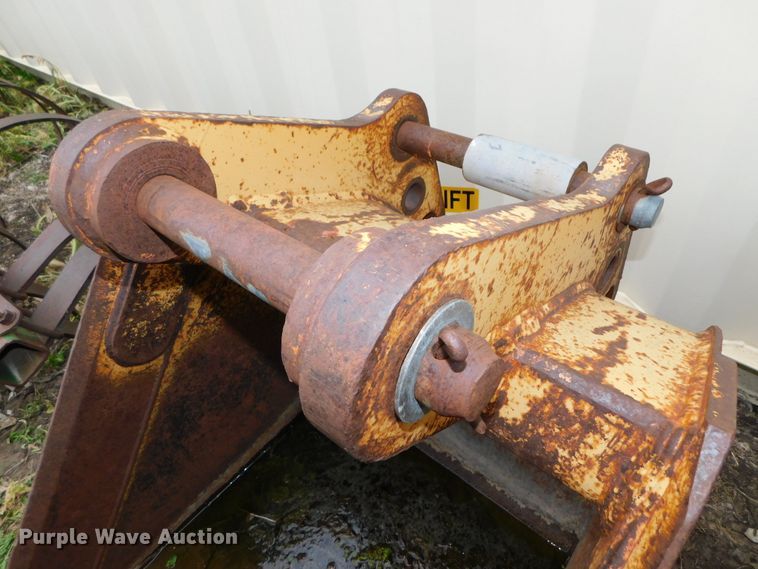 image for item HX9310 24"W backhoe bucket