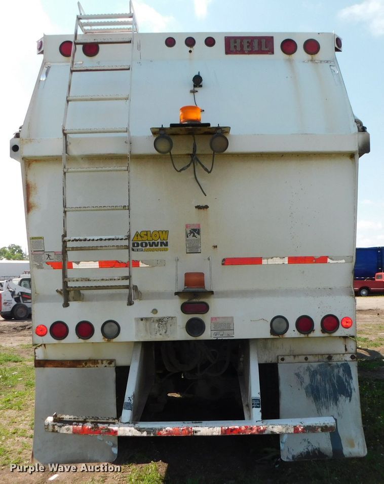 image for item HX9314 2006 Mack MR690S  refuse truck