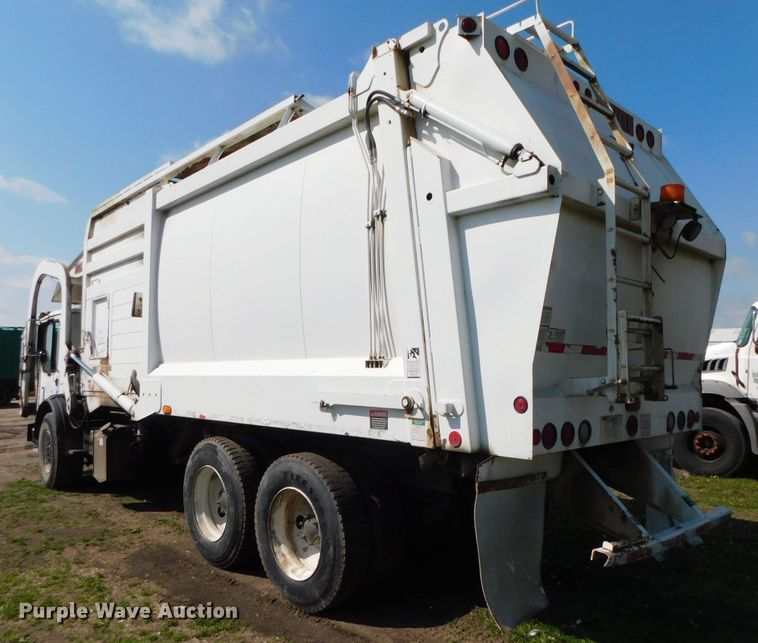 image for item HX9314 2006 Mack MR690S  refuse truck
