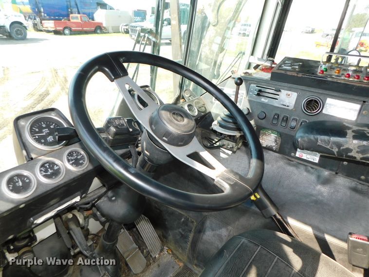 image for item HX9314 2006 Mack MR690S  refuse truck