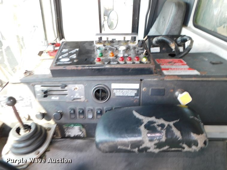 image for item HX9314 2006 Mack MR690S  refuse truck