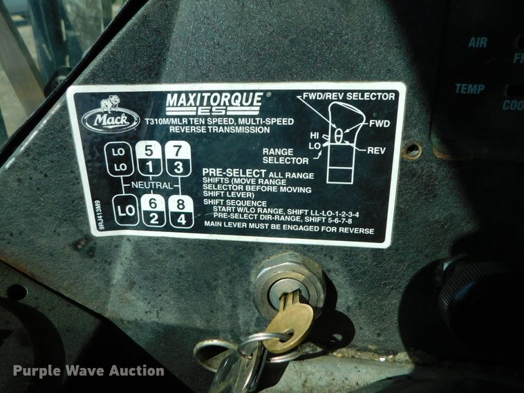 image for item HX9314 2006 Mack MR690S  refuse truck