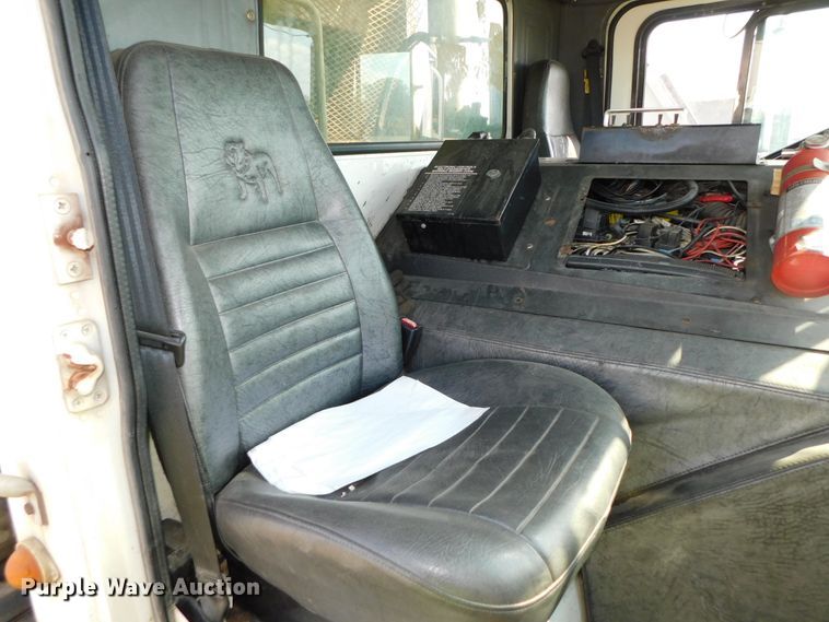 image for item HX9314 2006 Mack MR690S  refuse truck