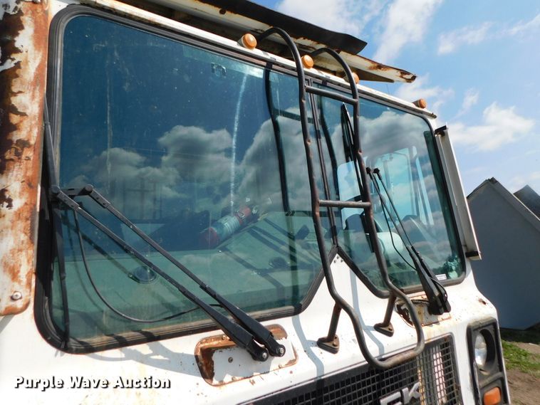 image for item HX9314 2006 Mack MR690S  refuse truck