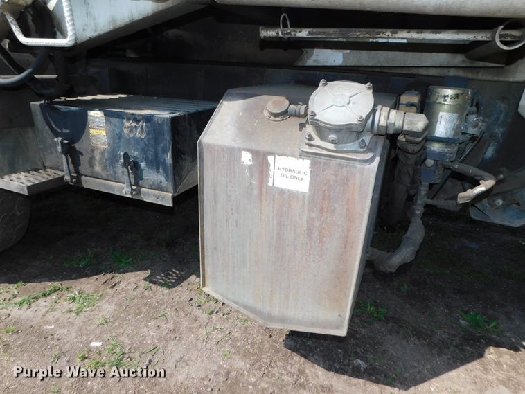 image for item HX9314 2006 Mack MR690S  refuse truck