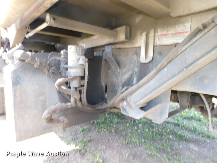 image for item HX9314 2006 Mack MR690S  refuse truck