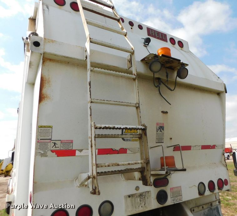 image for item HX9314 2006 Mack MR690S  refuse truck