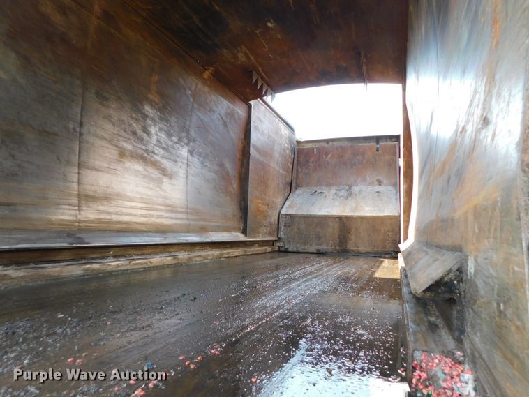 image for item HX9314 2006 Mack MR690S  refuse truck