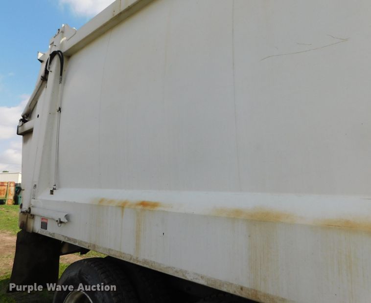 image for item HX9314 2006 Mack MR690S  refuse truck