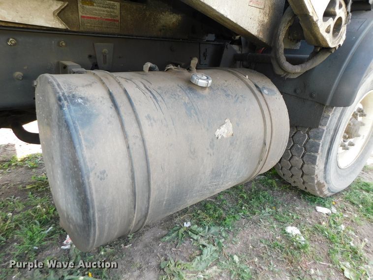 image for item HX9314 2006 Mack MR690S  refuse truck