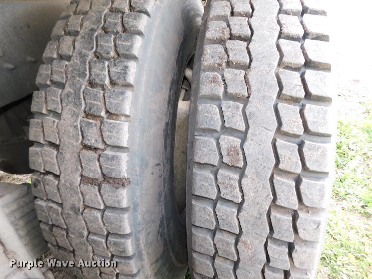 image for item HX9314 2006 Mack MR690S  refuse truck