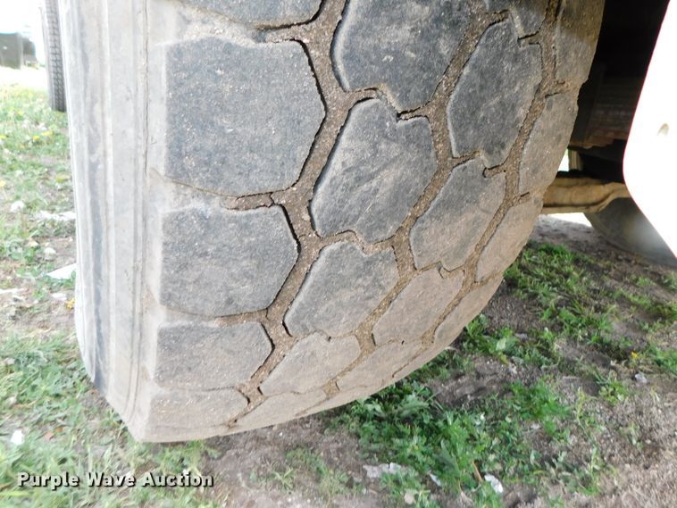 image for item HX9314 2006 Mack MR690S  refuse truck