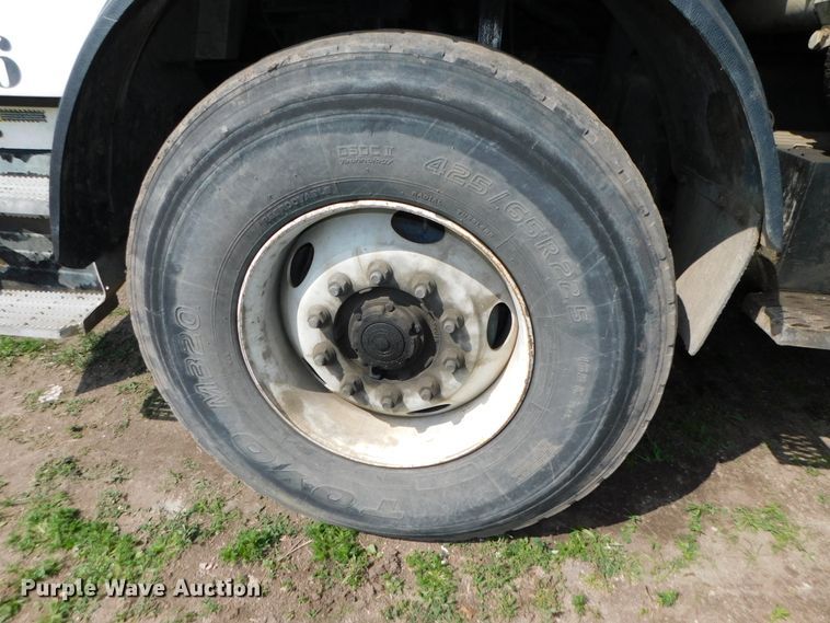 image for item HX9314 2006 Mack MR690S  refuse truck