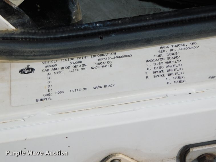 image for item HX9314 2006 Mack MR690S  refuse truck