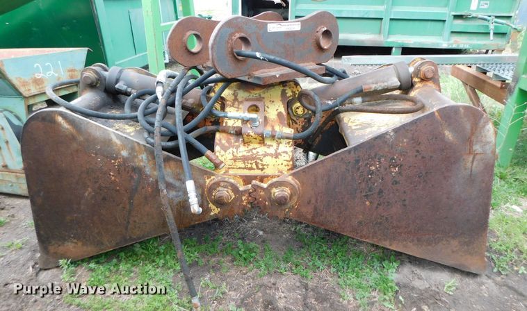 image for item HX9316 28"W clamshell bucket