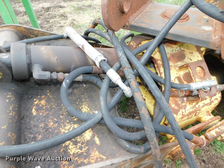 image for item HX9316 28"W clamshell bucket