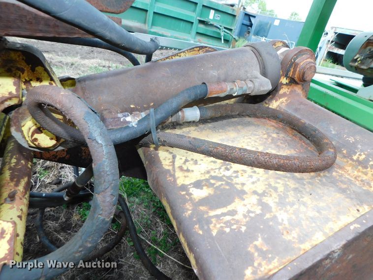 image for item HX9316 28"W clamshell bucket