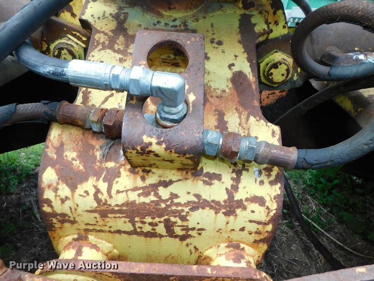 image for item HX9316 28"W clamshell bucket