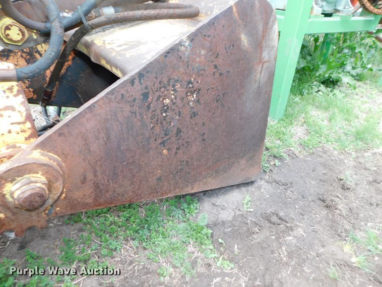 image for item HX9316 28"W clamshell bucket