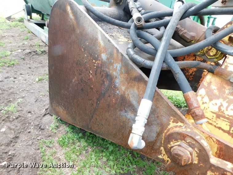 image for item HX9316 28"W clamshell bucket