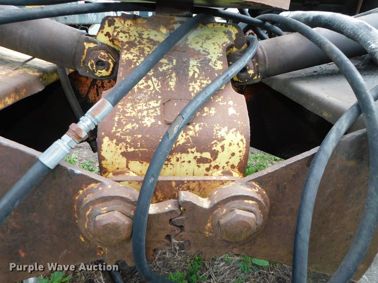 image for item HX9316 28"W clamshell bucket