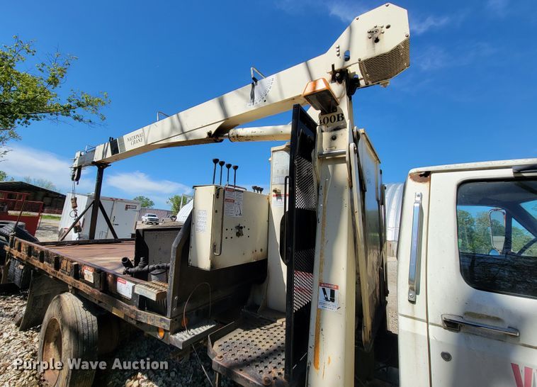 image for item IF9766 National Crane 400B  truck crane