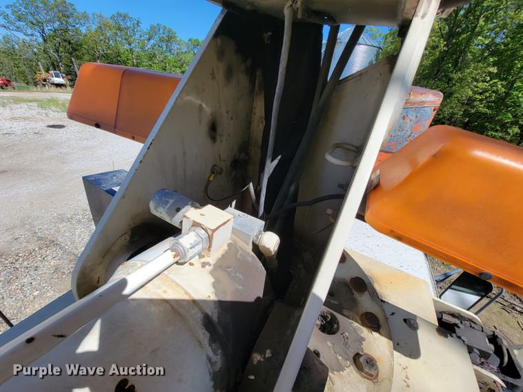 image for item IF9766 National Crane 400B  truck crane