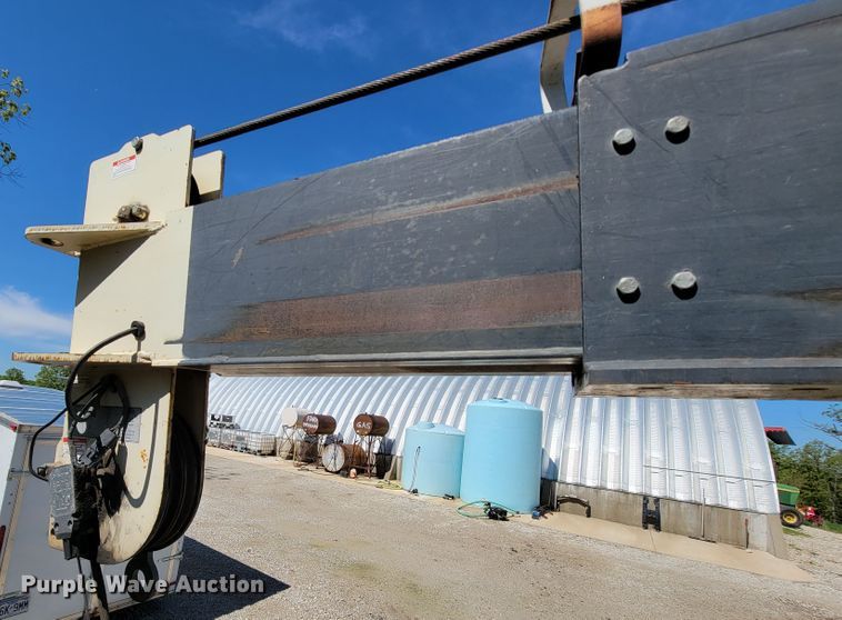 image for item IF9766 National Crane 400B  truck crane