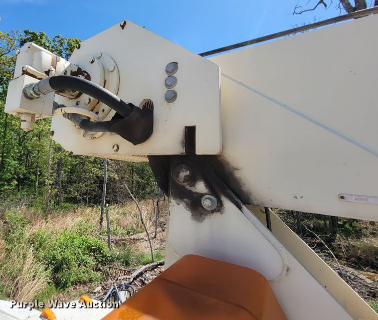 image for item IF9766 National Crane 400B  truck crane