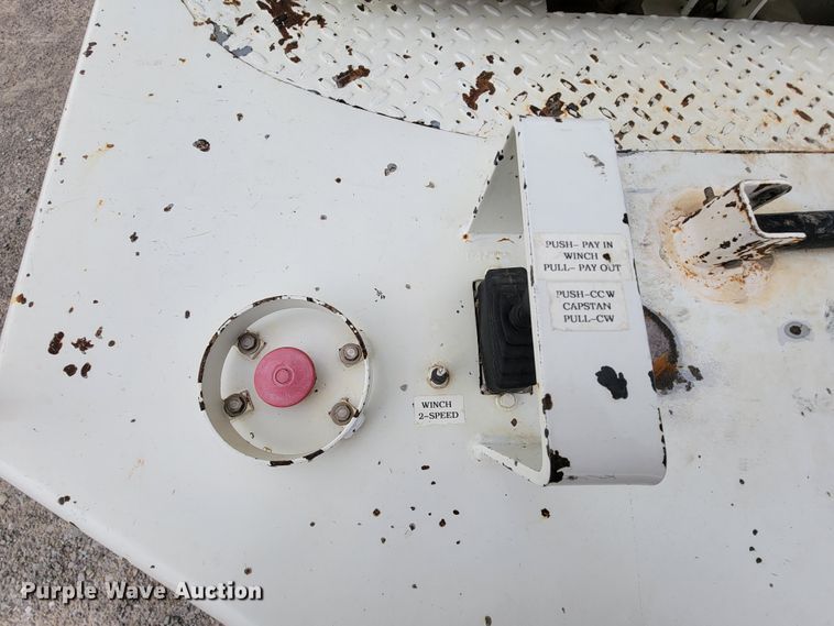 image for item IF9776 2007 International 7400  digger derrick truck