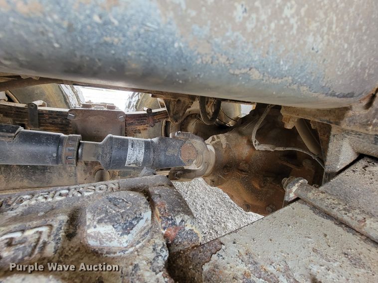 image for item IF9776 2007 International 7400  digger derrick truck