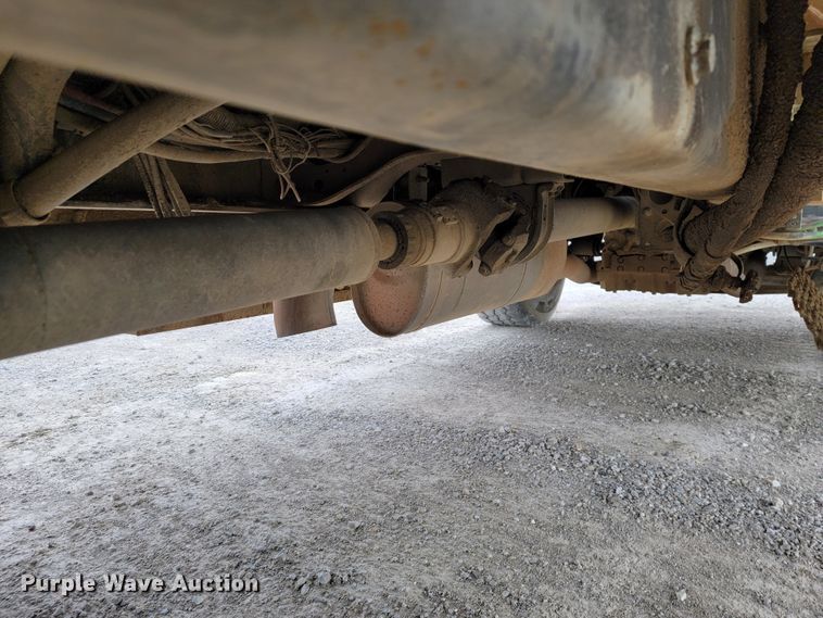 image for item IF9776 2007 International 7400  digger derrick truck