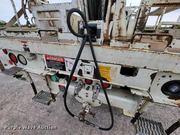 image for item IF9776 2007 International 7400  digger derrick truck