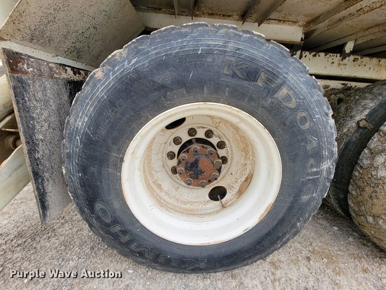 image for item IF9776 2007 International 7400  digger derrick truck