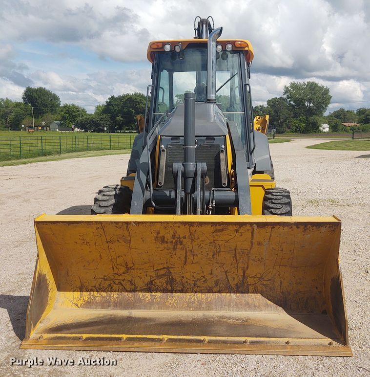 image for item IK9318 2018 John Deere 410L  backhoe